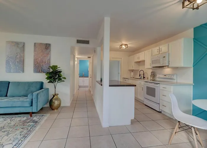 1 Bedroom Uptown With Pool Apartment Phoenix