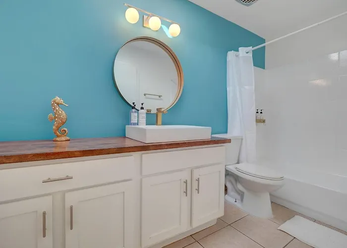 1 Bedroom Uptown With Pool * Phoenix